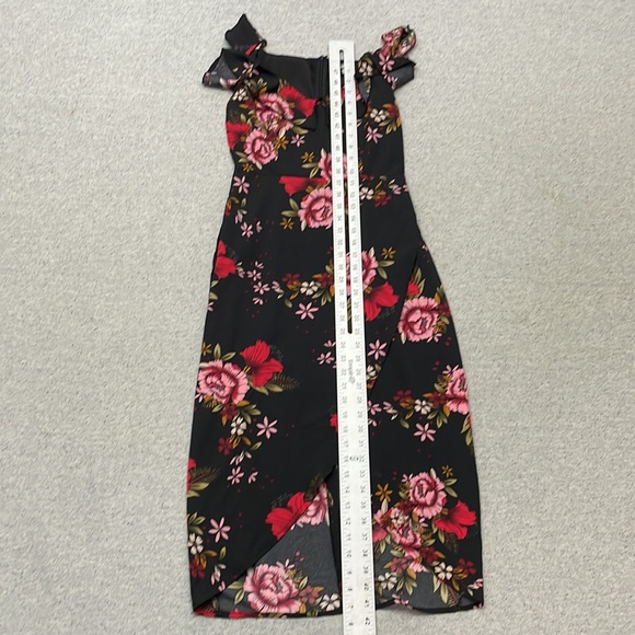 Missguided Black Flowery Dress - Picture 3 of 8